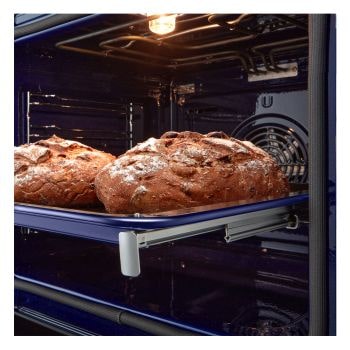 Interno forno WS9D7651B con cibo